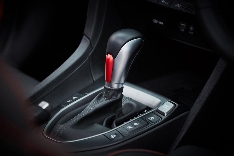 Детали интерьера Hyundai Veloster Turbo Premium 2019 года  (AU) (фото 26 из 41)